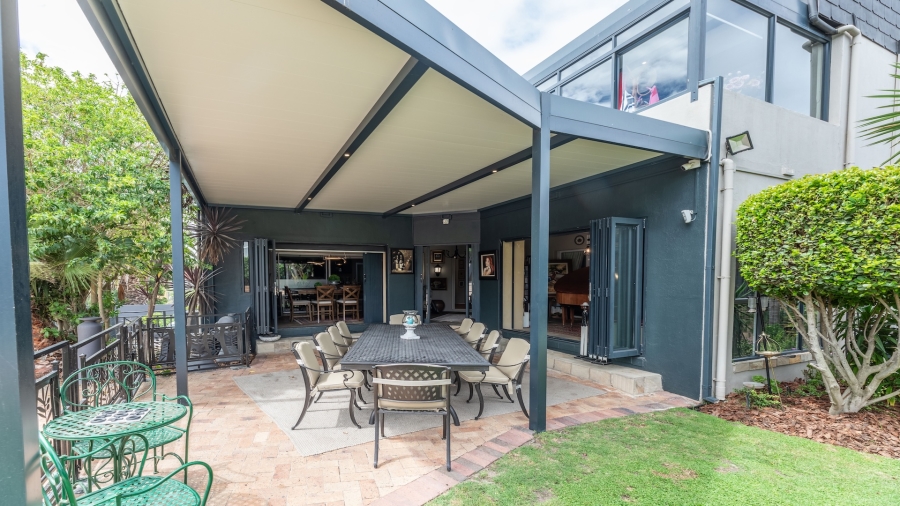 5 Bedroom Property for Sale in Flamingo Vlei Western Cape